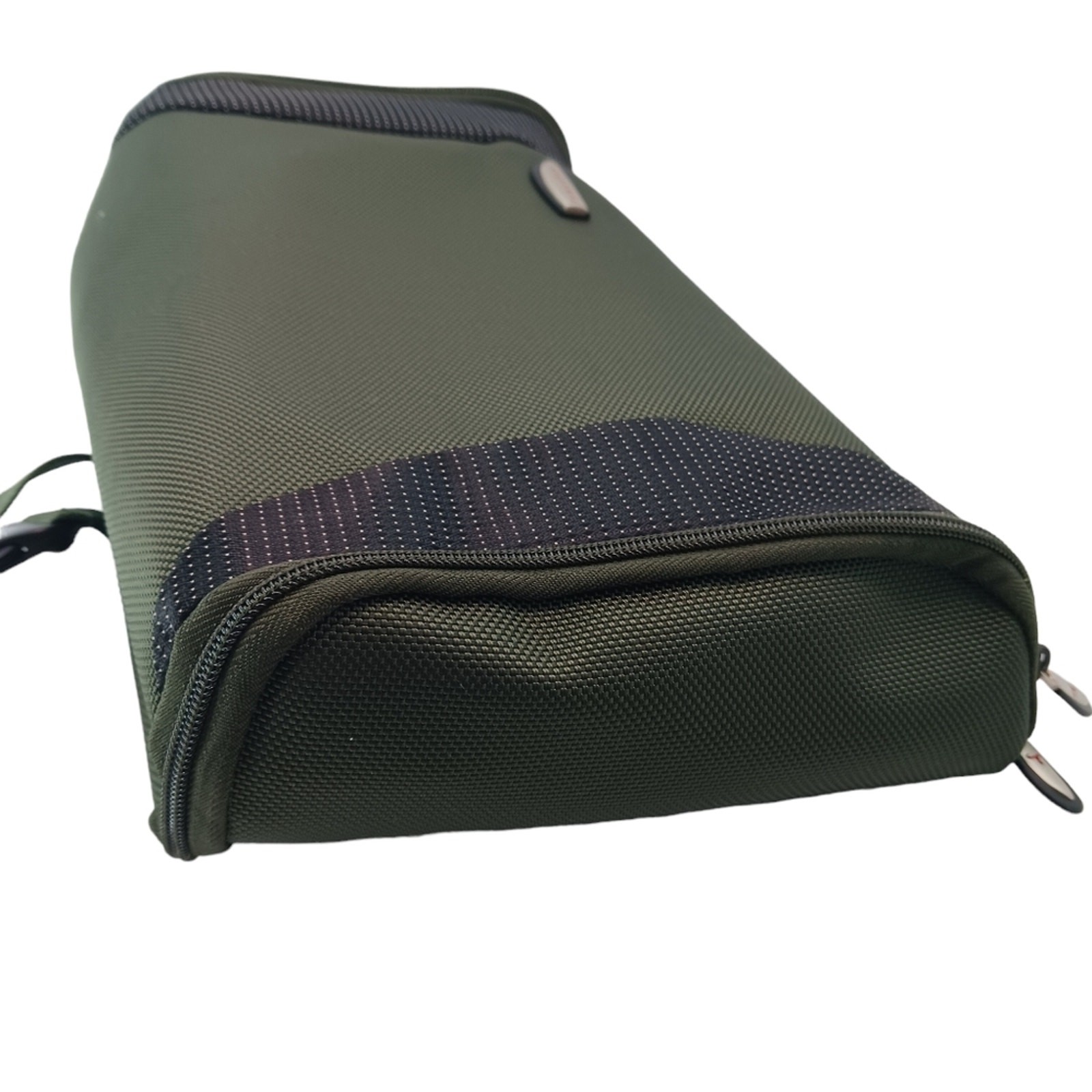 Travelon Troiletry Bag Green Zipper Closure Pockets Vinyl Travel Carry On NWOT