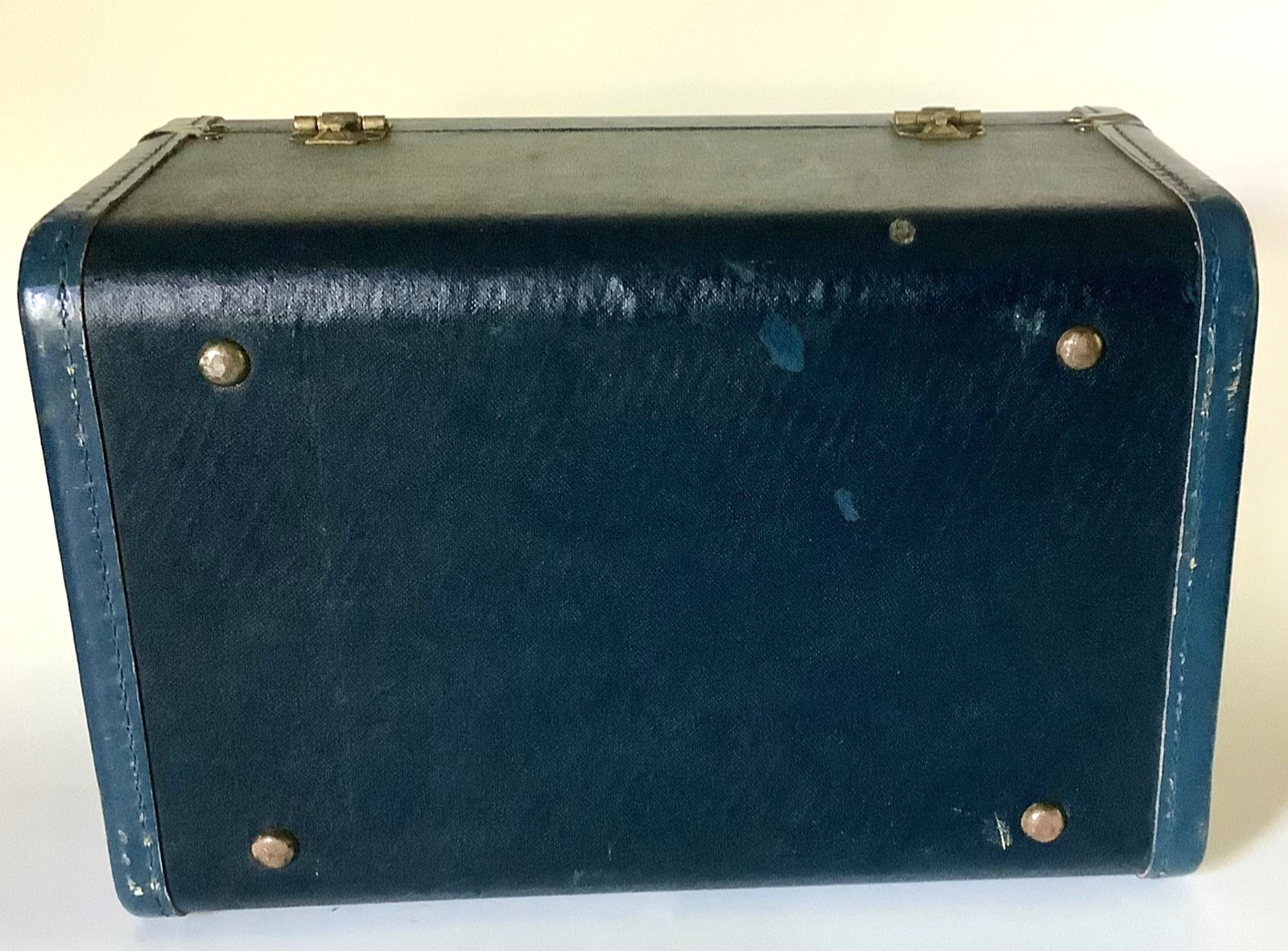 TRAIN CASE Vtg TRUNK Navy Blue with Mirror and Interior Fitted Tray CLEAN 5 lbs