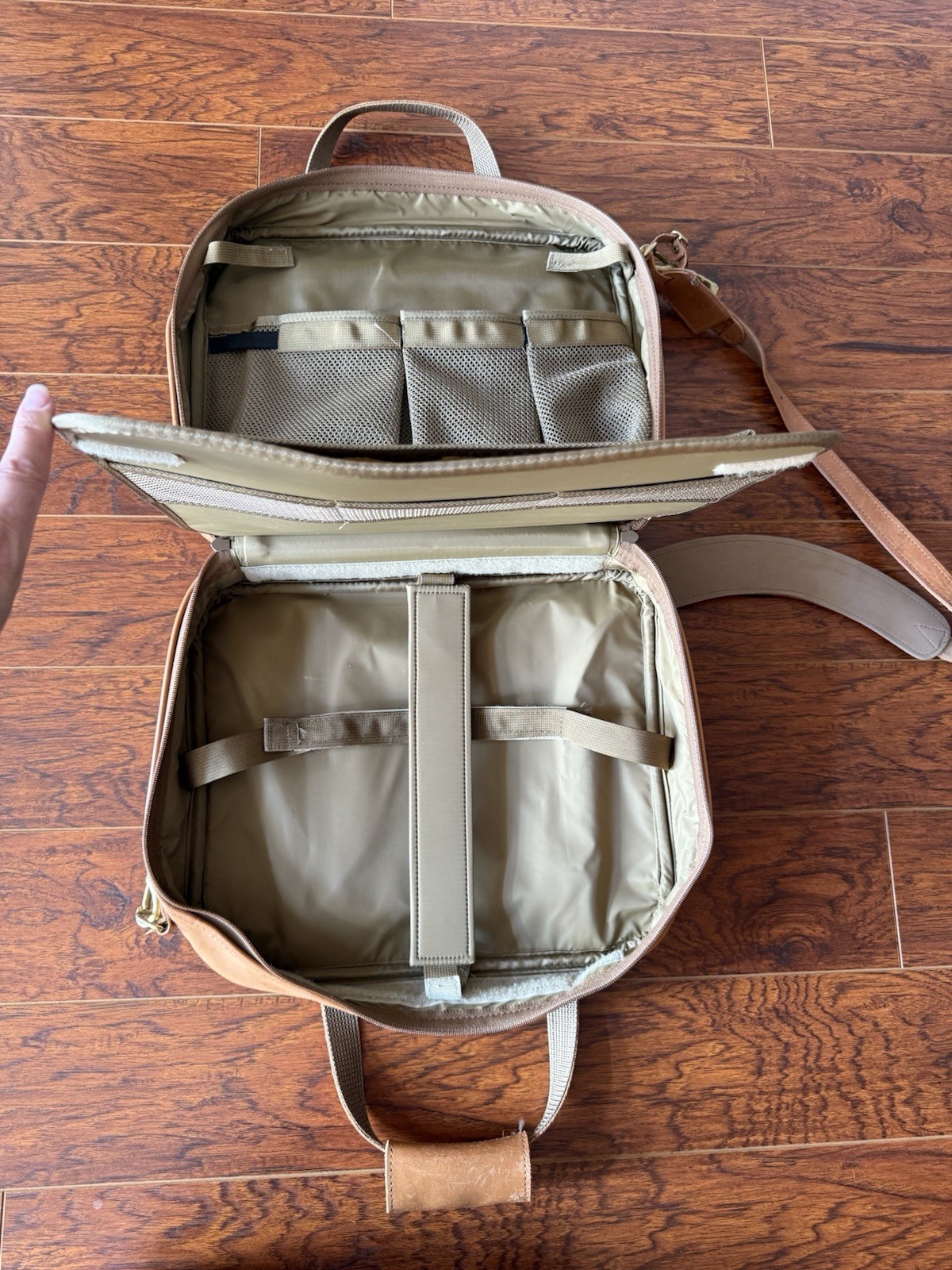 Hartmann Leather Travel Carry On Brown Messenger Leather Laptop Vintage Luxury