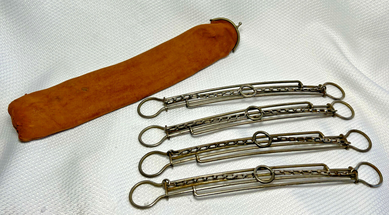 VTG Travel Clothes Hanger Lot Of 4 Telescopic Sliding With Leather Case