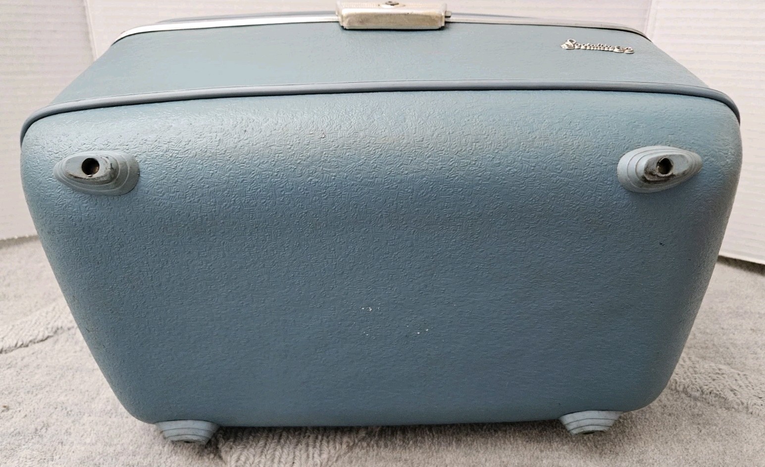 Vintage Socialite 60 Blue Train Case – Hard Sided with Mirror And Tray Insert