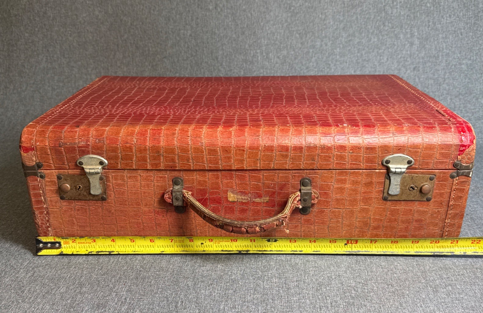 Vintage Red Leather Alligator Texture Suitcase Tan/Olive Interior MCM 21x14x6.5