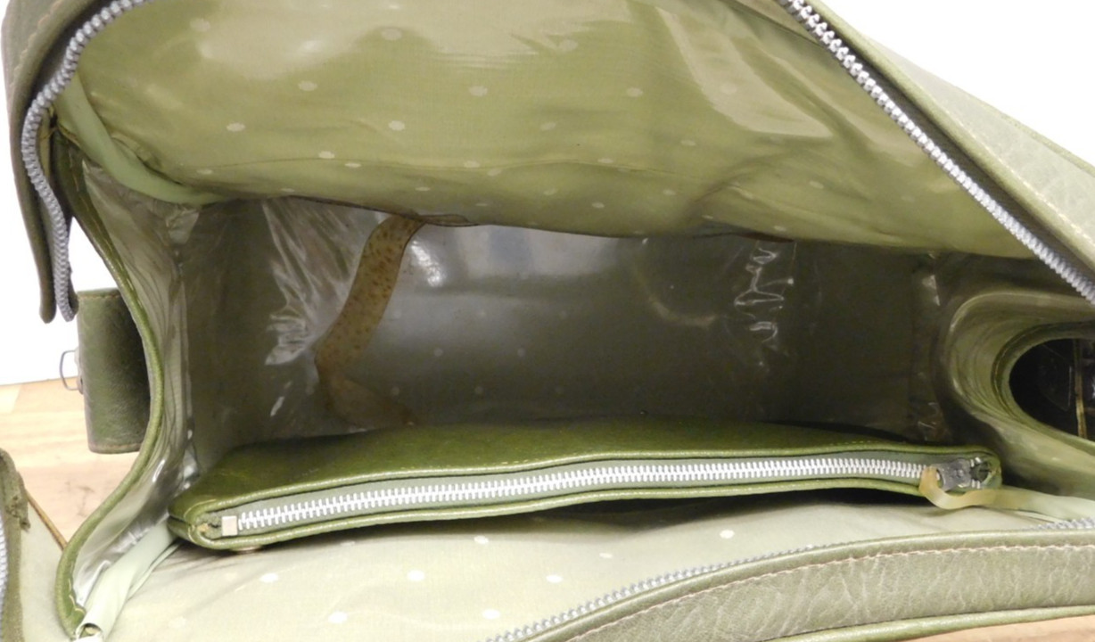 Samsonite Avocado Green 1960s-70s Fashionaire Travel Bag w/ Matching Pouch READ