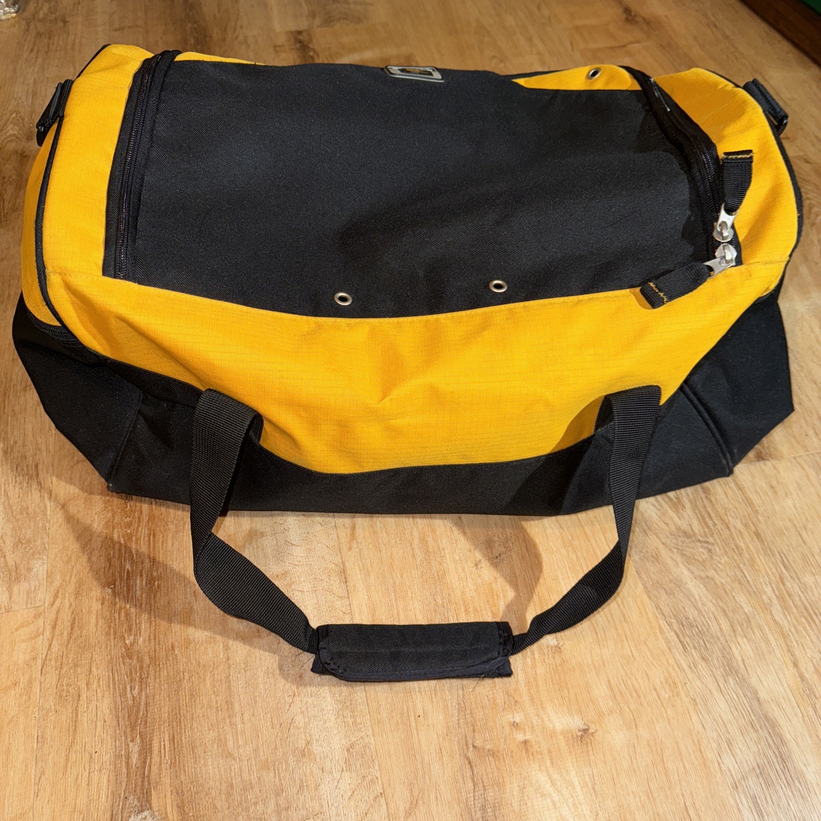 G.H. Bass & Co. Weekender Duffel Bag Tech Yellow Travel Carry On 24’ With Strap