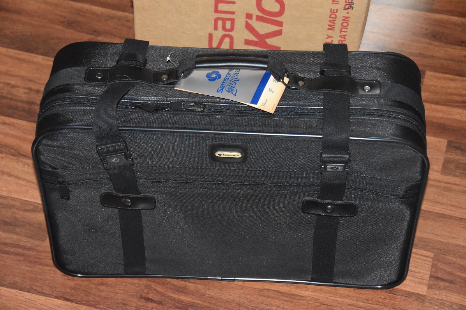 NEW VINTAGE 1980s Samsonite Kicks Traveler 24 Luggage Suitcase NWT & BOX Black