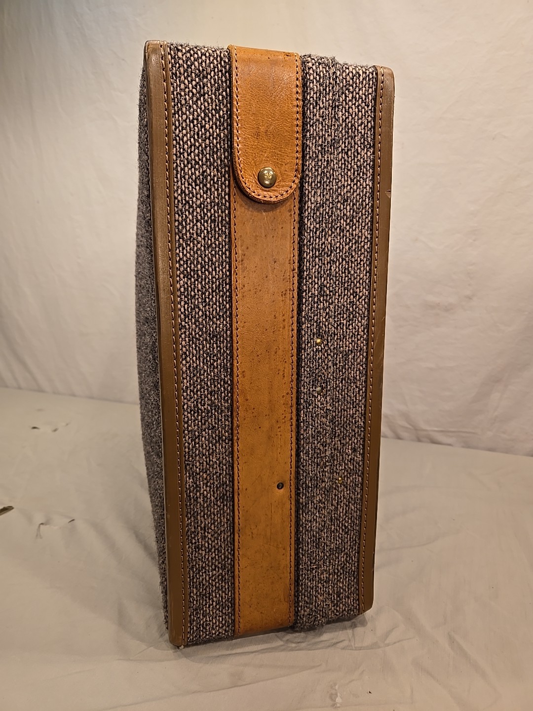 VTG HARTMANN LEATHER BELTED TWEED TRAVEL CASE COMBINATION LOCK LUGGAGE SUITCASE