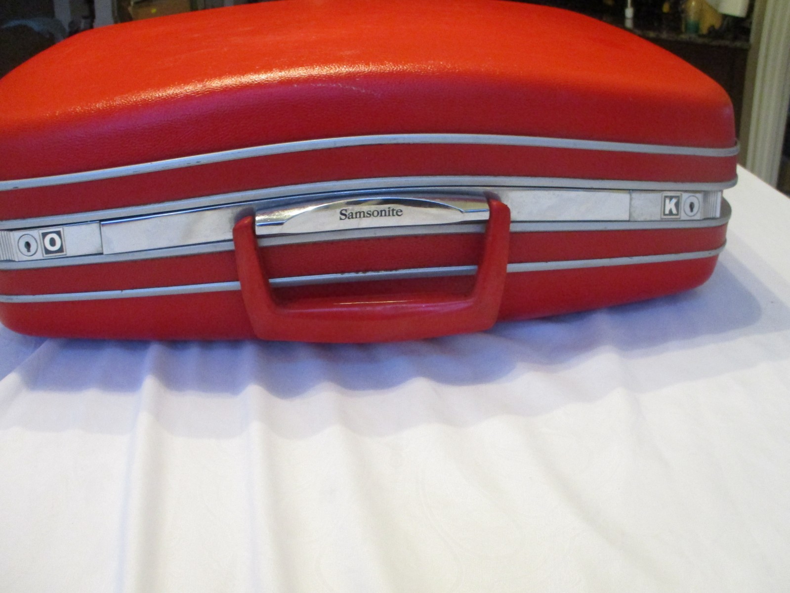 VTG Samsonite Silhouette Red Hard Shell Luggage Suitcase 22” & 18”