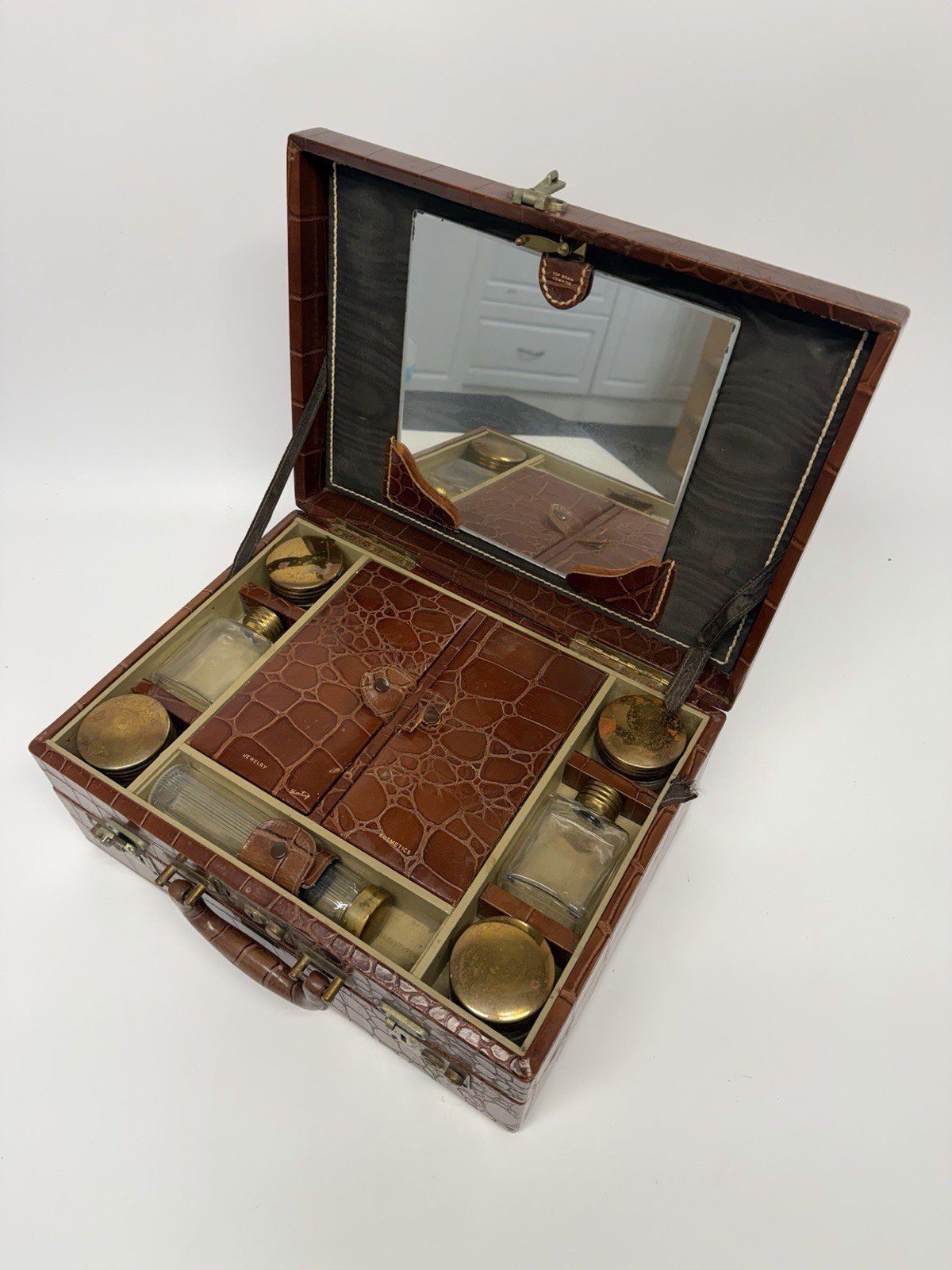 VINTAGE Saks Fifth Avenue NY Alligator-Embossed Leather Vanity Case
