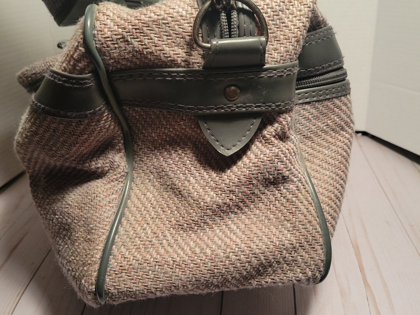 Vintage Sasson Duffel Bag Suitcase Luggage Travel Tote Carry Shoulder Zippered