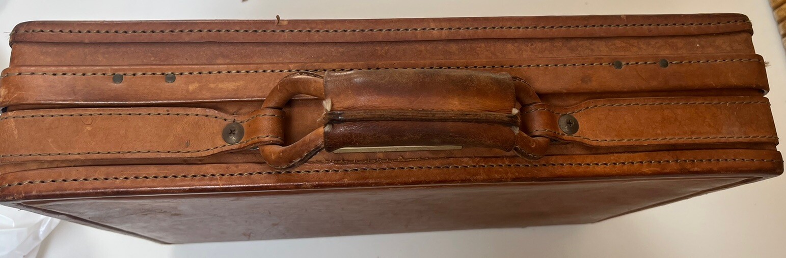 VINTAGE HARTMANN LUGGAGE BRIEFCASE TAN LEATHER BELTING BROWN USA OPENS CASE