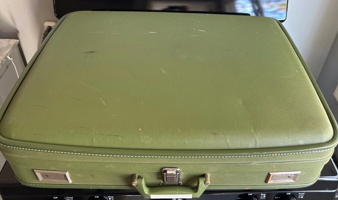 Wheary hard shell Avocado& cream Luggage inside vintage well loved 24”x20