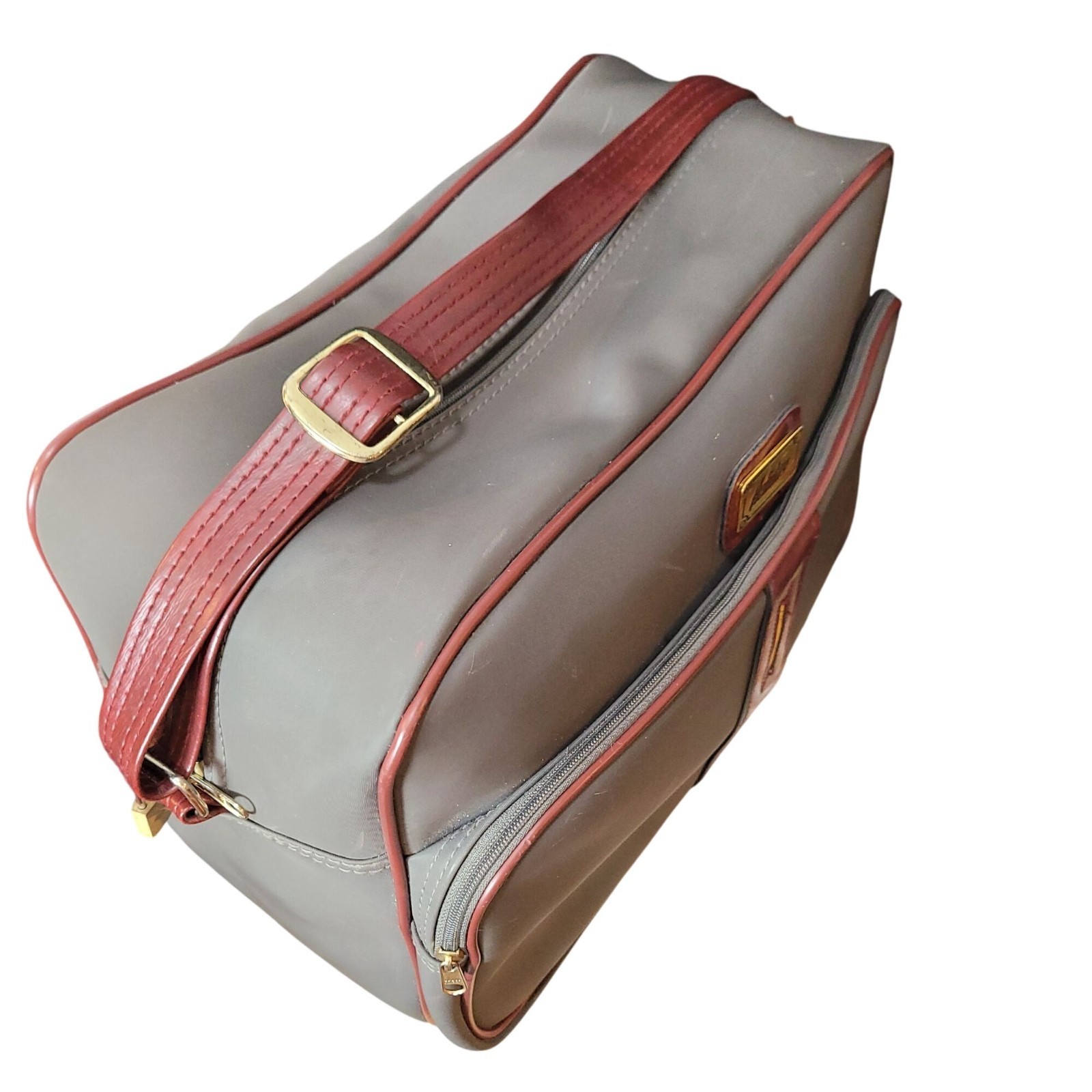 Vintage Monarch – Holiday Travel Bag Gray & Red Faux Leather Adjustable Strap