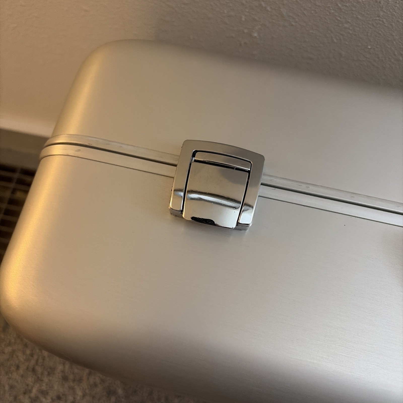 Vintage Zero Halliburton Aluminum Case 24x18x8 Large Combo Briefcase Suitcase