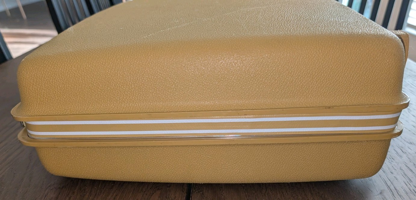 Samsonite Yellow Hardshell Suitcase Luggage Vintage 1960s/1970s No Key But Sharp