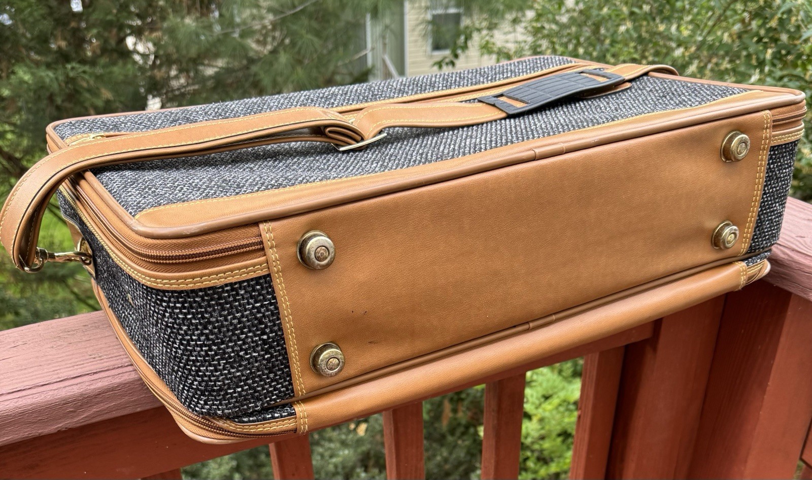 Vintage 80s Amelia Earhart Tweed Suitcase Luggage 22”x 14”x 8” Tan/ Gray Mint