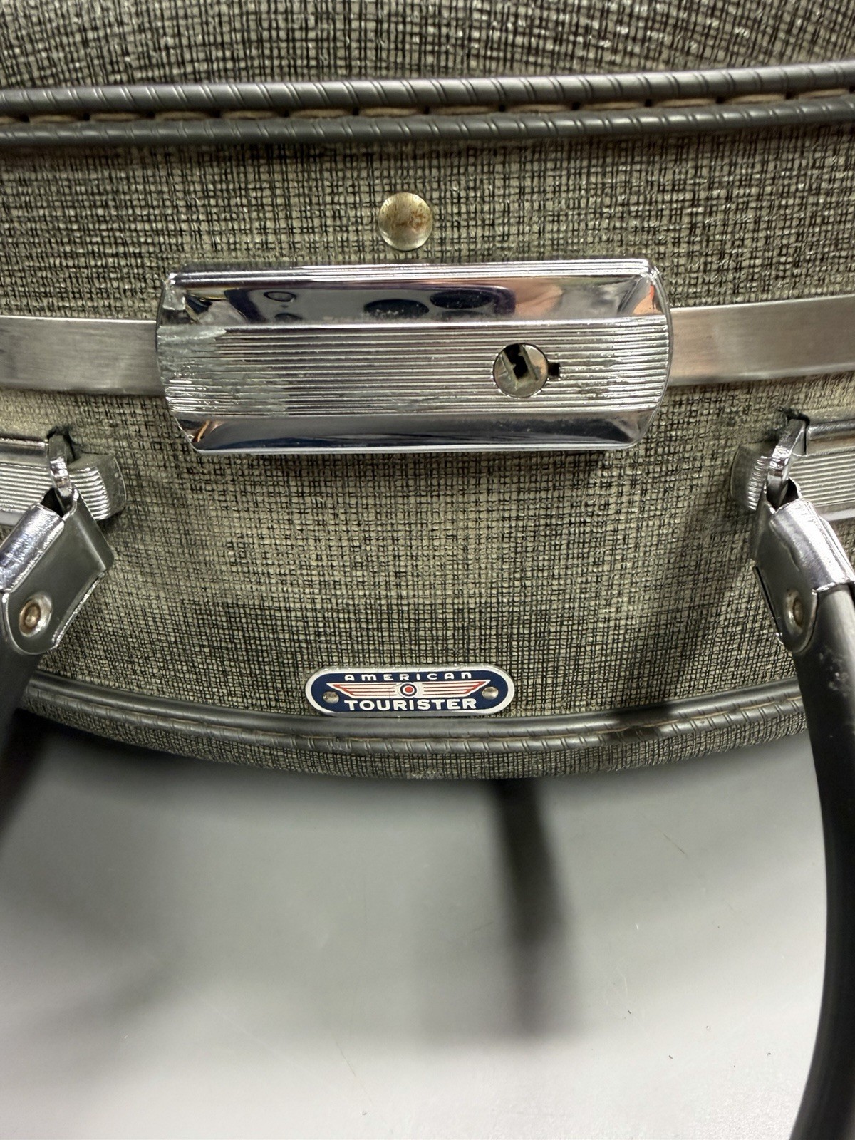 VTG American Tourister Tiara Round Travel Luggage Hat Suitcase Gray Tweed 19”