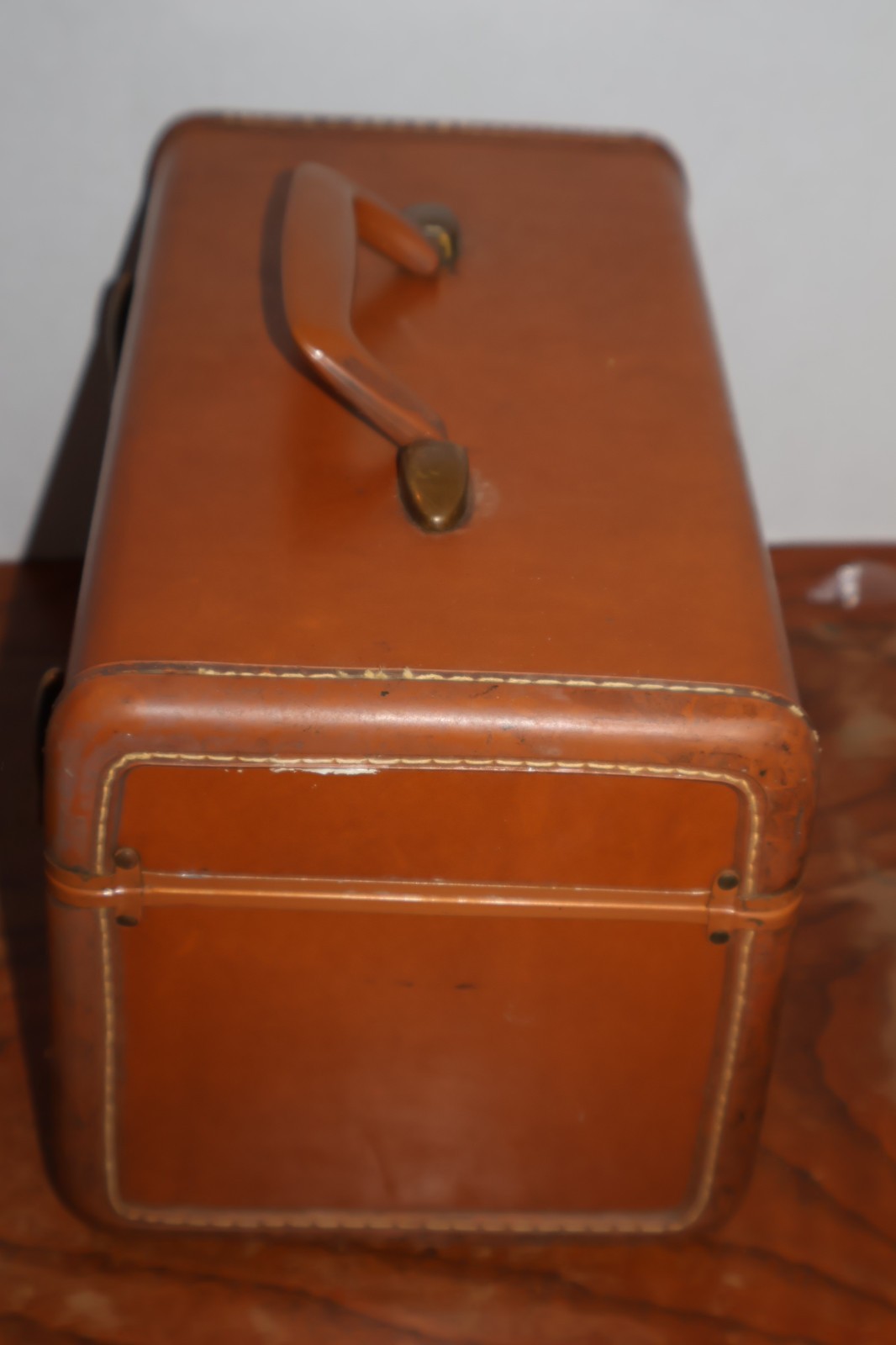 Vintage Samsonite Brown Faux Leather Makeup Train Hard Case USA