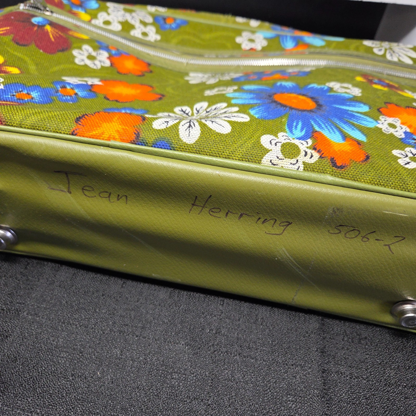 VTG Bantam by Travelware Floral Suitcase Carry On Retro 60s 70s Green Flower