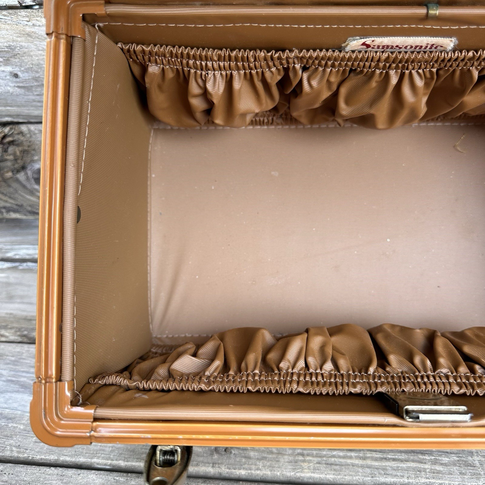 Vintage Samsonite Schwayder #4612 Brown Faux Leather Makeup Train Hard Case USA