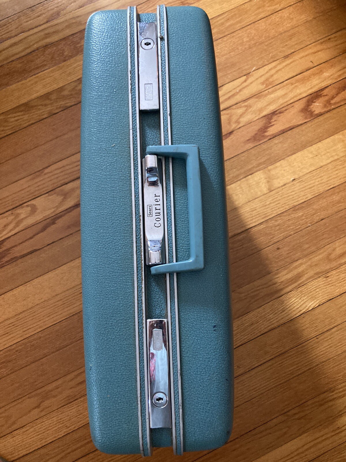 Vtg Sears Courier Hard Suitcase/Luggage Turquoise color? Around 20 in x 18
