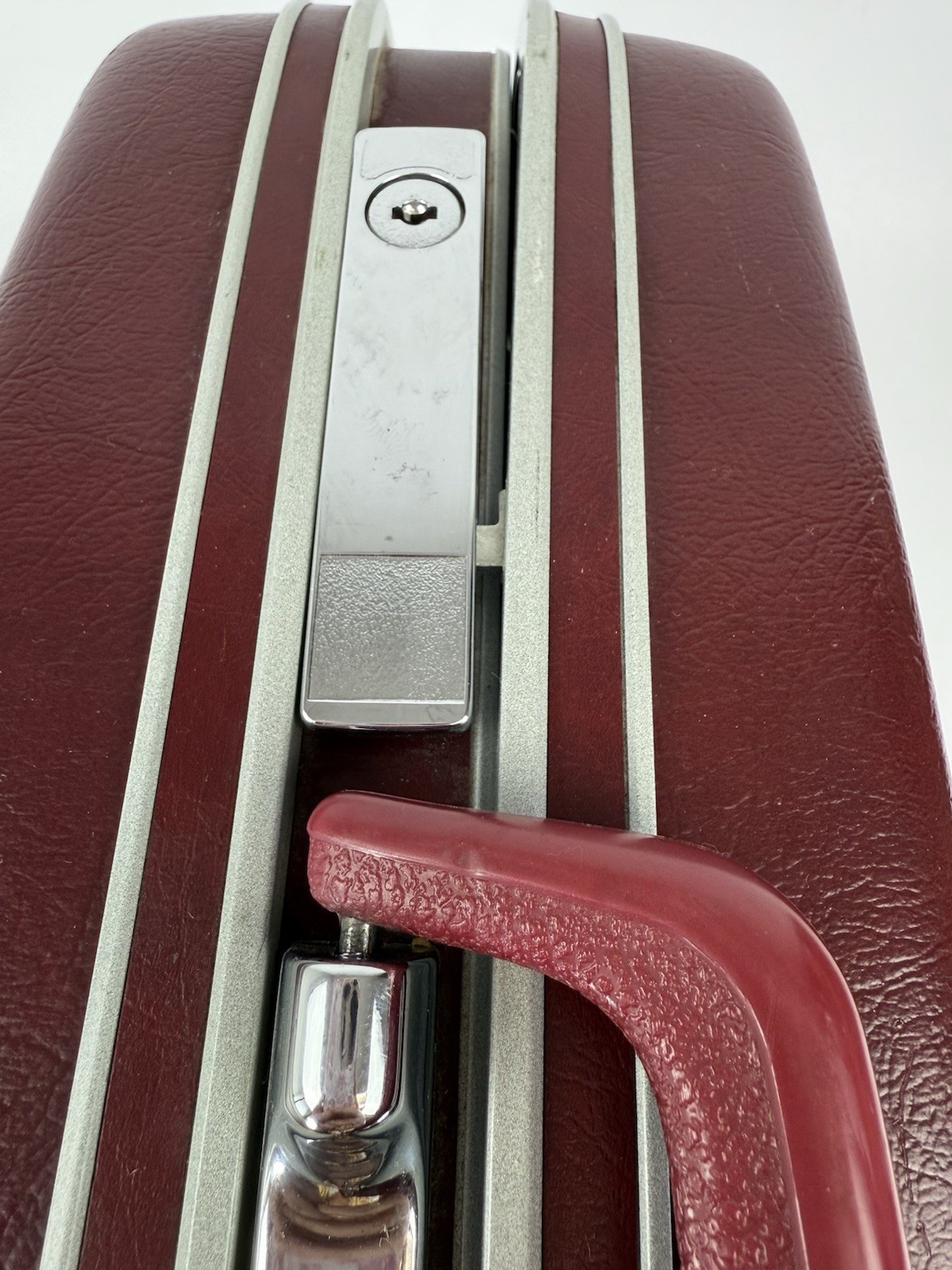 Samsonite Maroon Hard Shell Handle Travel Luggage Suitcase Vintage 19″