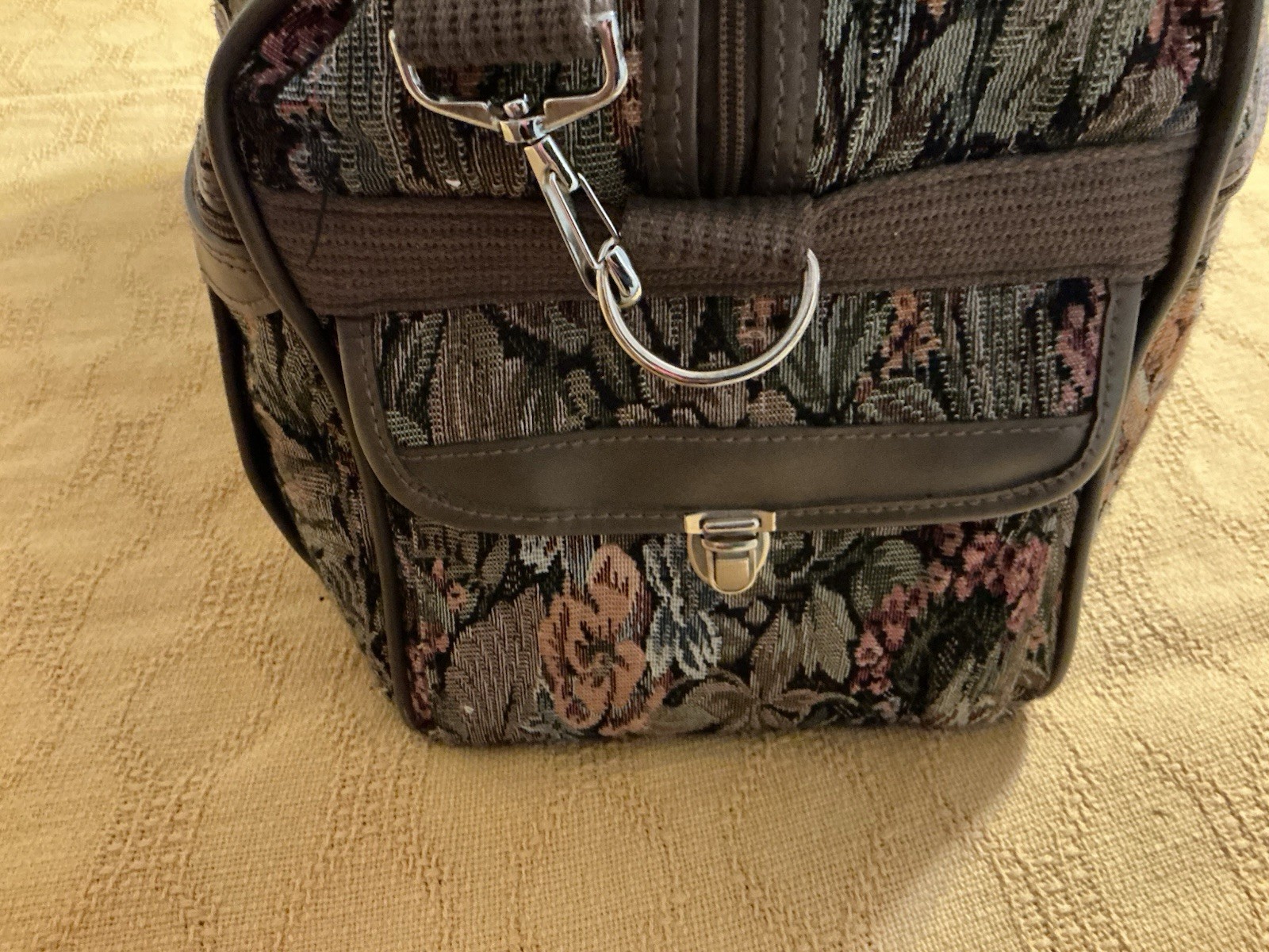 Jordache VINTAGE Floral Tapestry Duffle Bag Weekender Canvas EUC