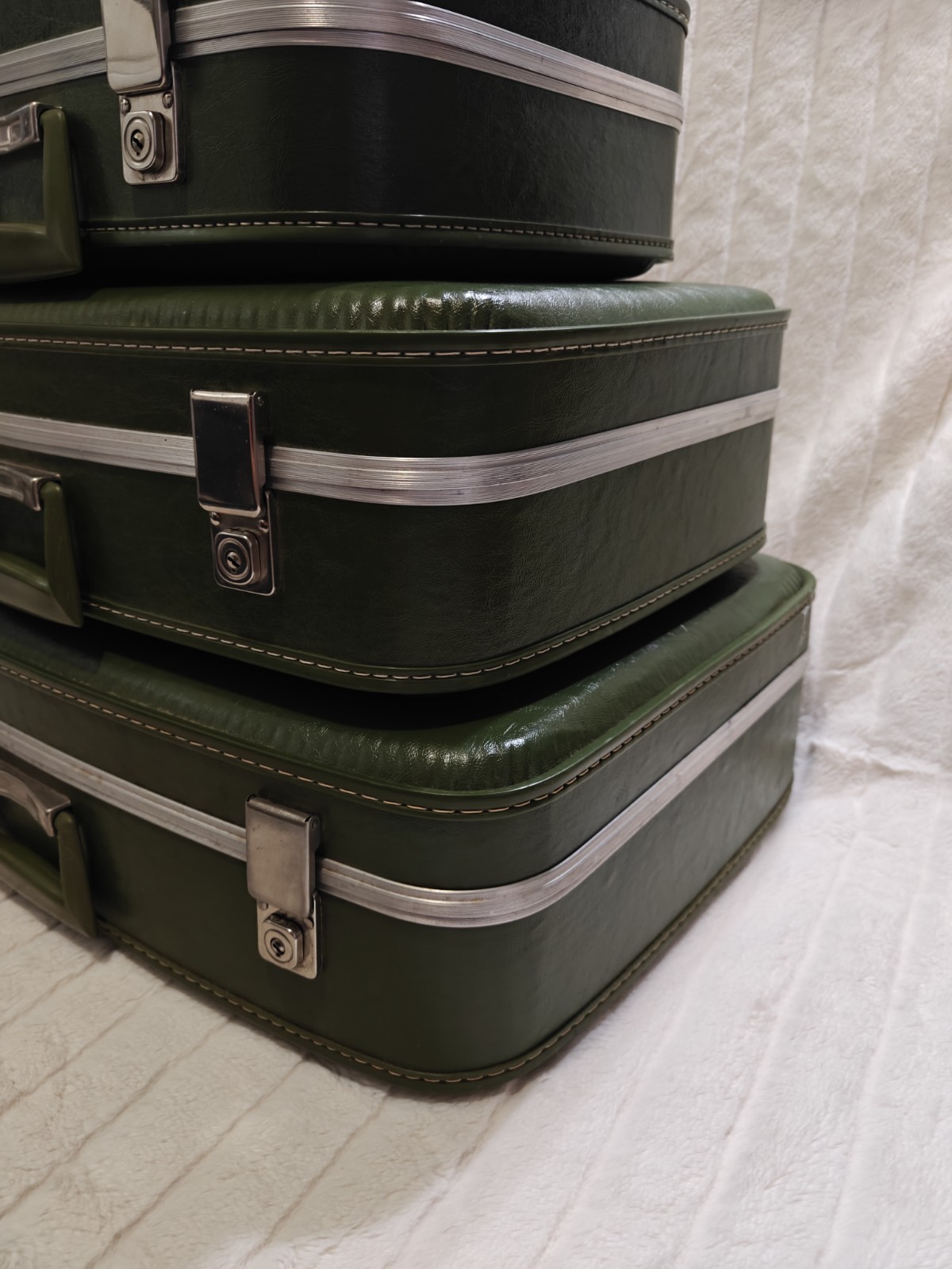 Vintage Avocado Green 3-Piece Luggage Set Nesting With Keys! VGC For Age!