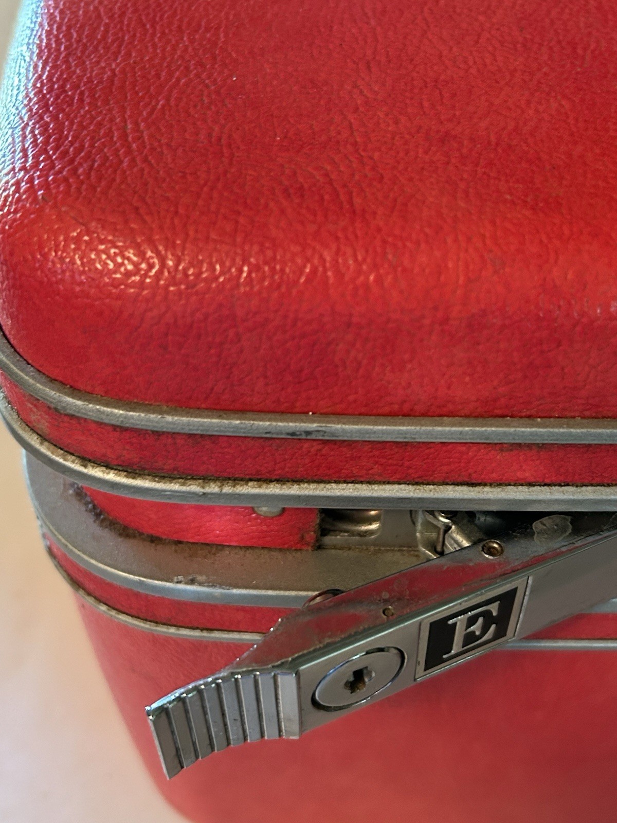 Vintage Red Samsonite Silhouette Vanity Train Luggage Cosmetic Case