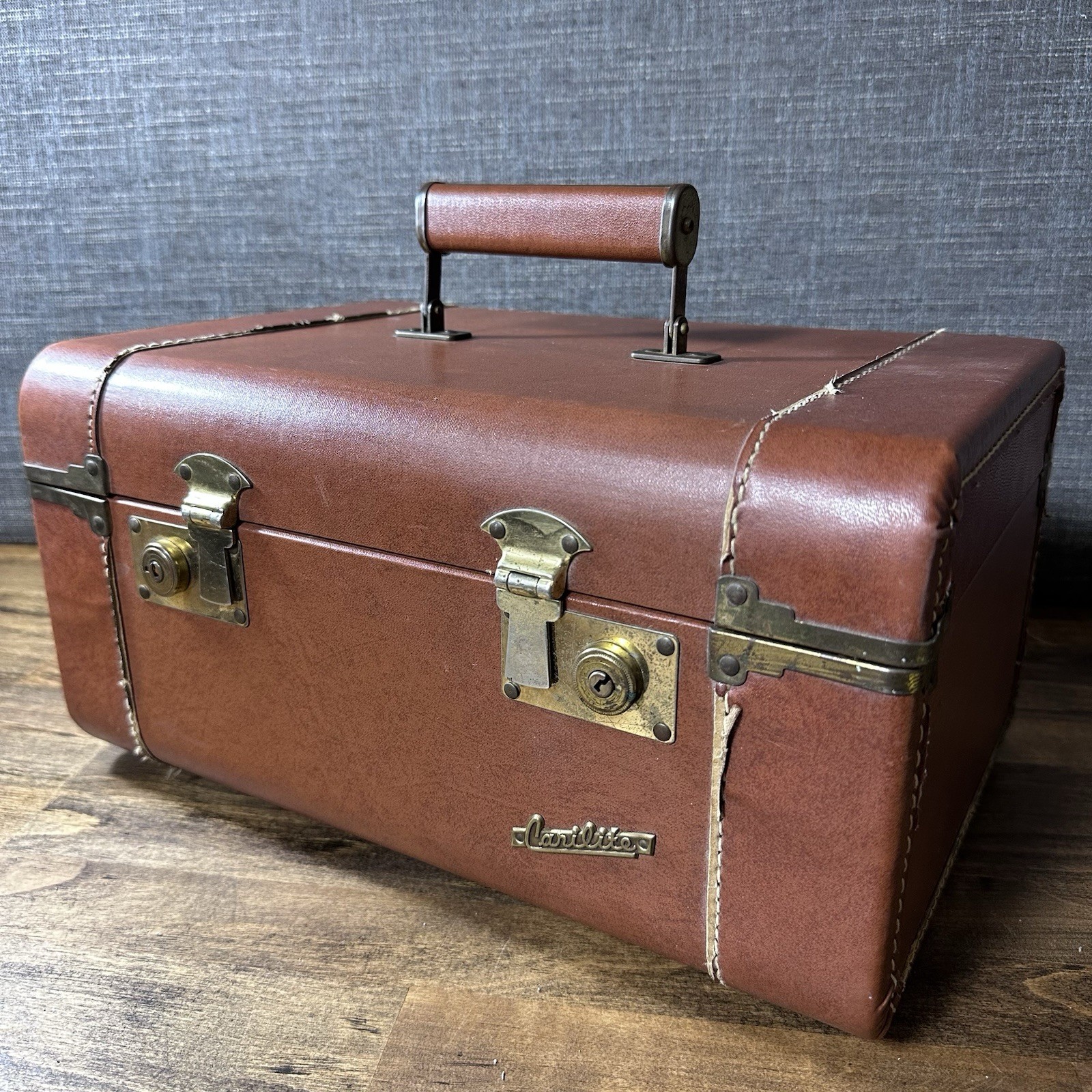 Vintage CariLite Travel Suitcase Train Luggage Cosmetic Case With Handle Brown