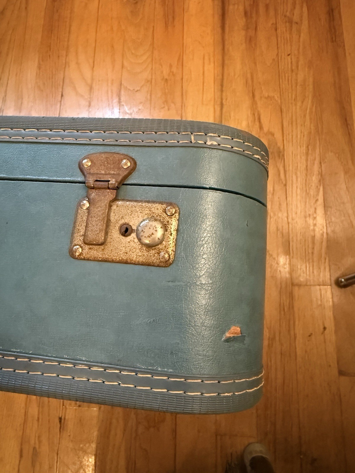 ROYAL Vacationer Luggage – Vintage Hard Shell Blue No Key