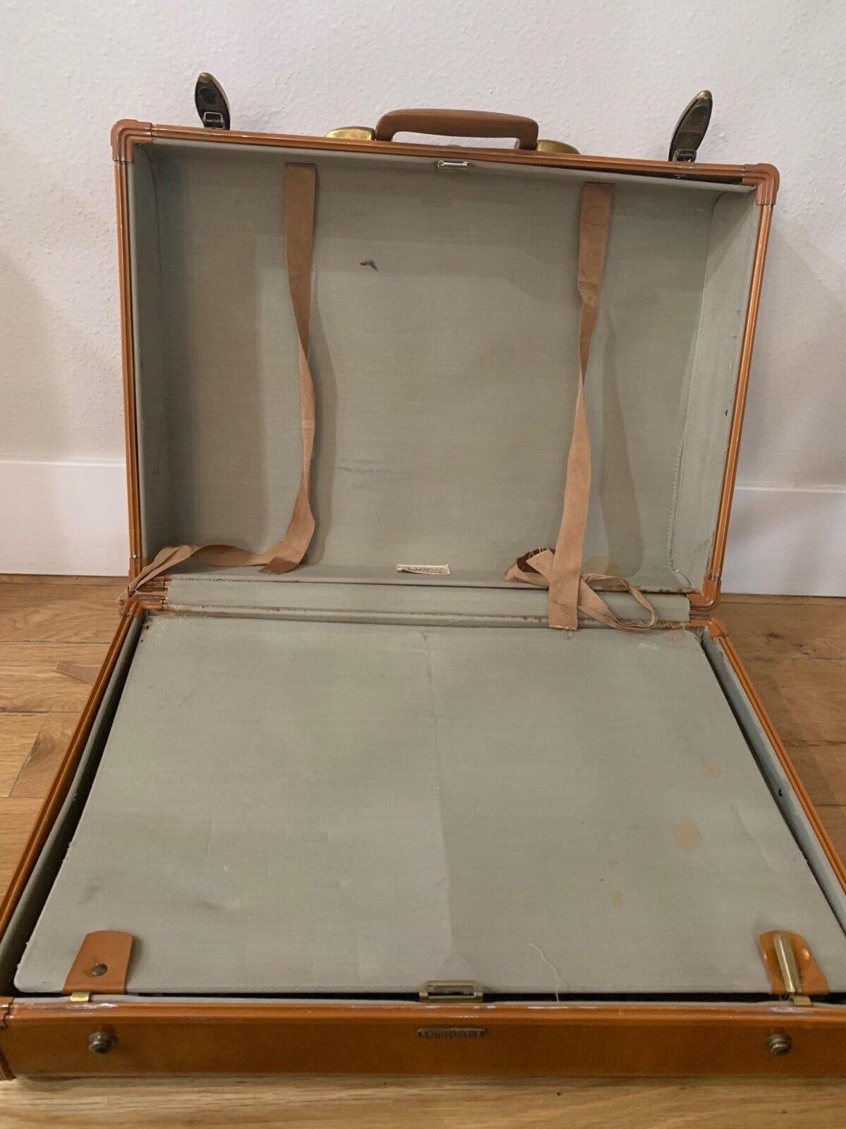 VINTAGE SUITCASE, Samsonite luggage, Travel Bag, Overnight bag, leather suitcase