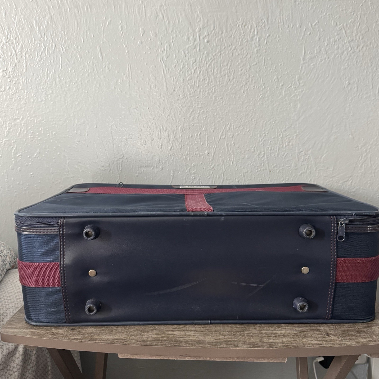 Vintage Gateway Soft-Sided Travel Suitcase / Garment Bag – Navy & Burgundy