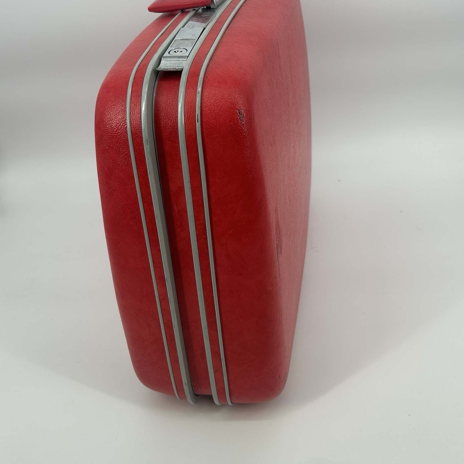 Vintage Samsonite Hard Shell Suitcase Polka Dot Lining With Key 20” Width