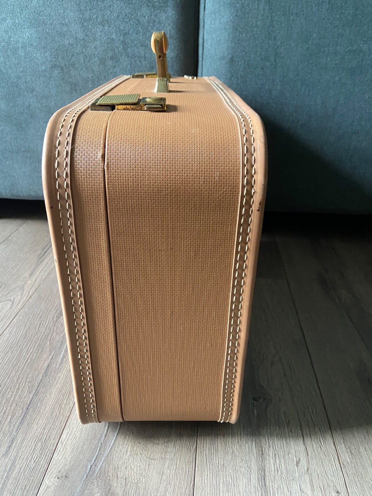 VINTAGE Luggage- LADY BALTIMORE mid-sized luggage Beige Hardtop, Monogramed