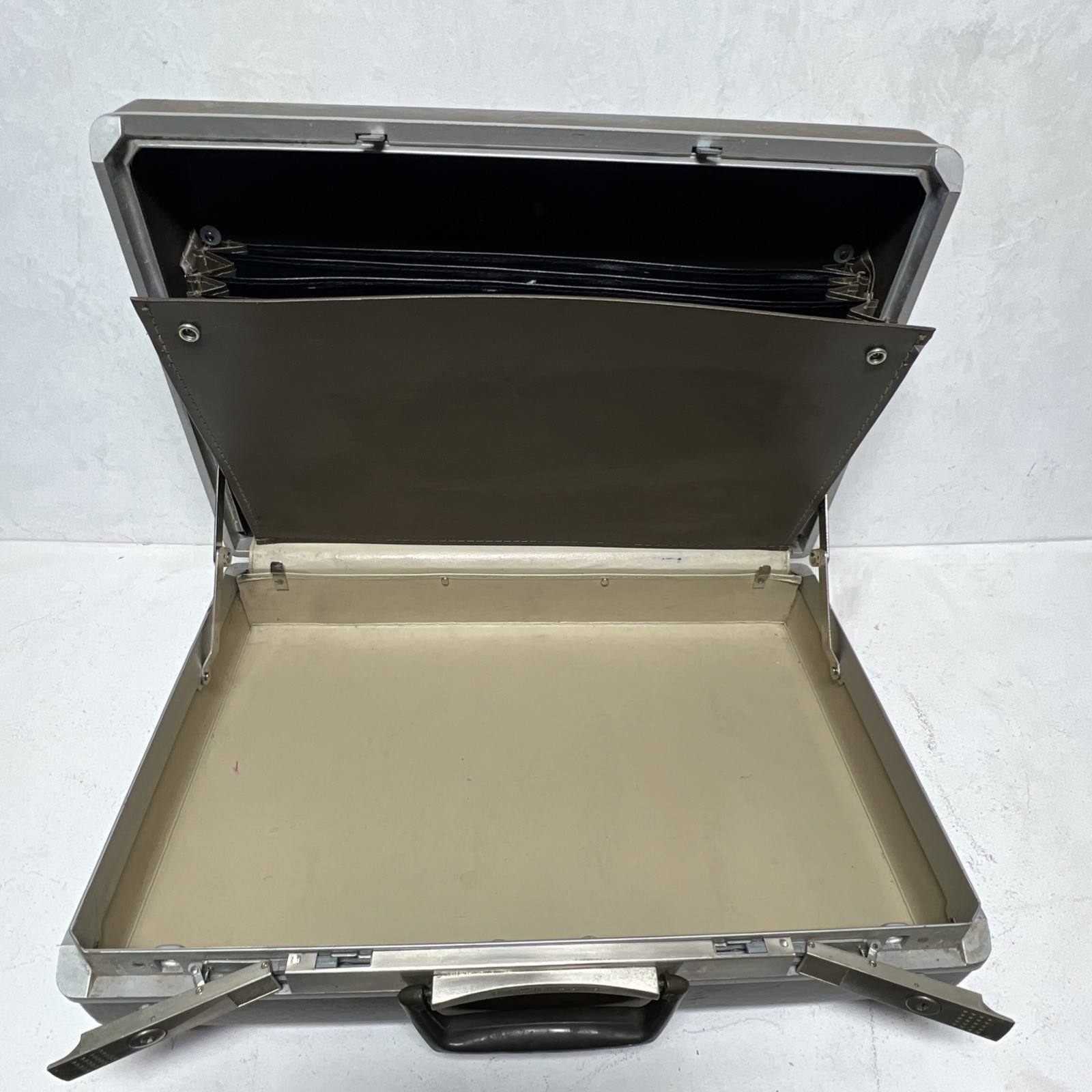 Vintage Samsonite Briefcase Hard Sided With Accordian File Organizer Brown