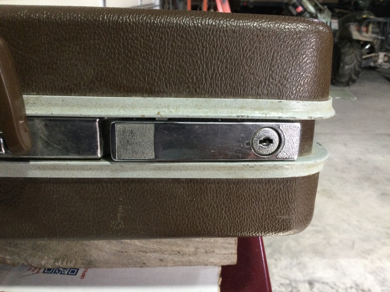 Vintage Samsonite Attache/Brief Case, Brown, NO Keys, Used, Good Condition