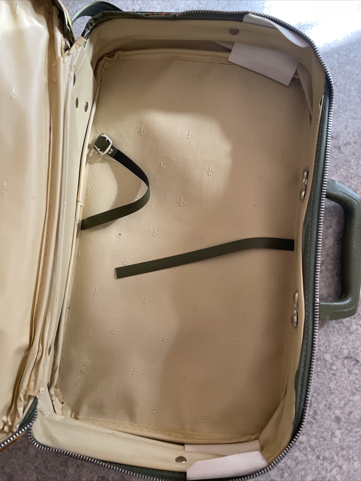 VTG 1970s Bantam Travelware Mod Suitcase Unique Paisley Canvas Olive Green FUN