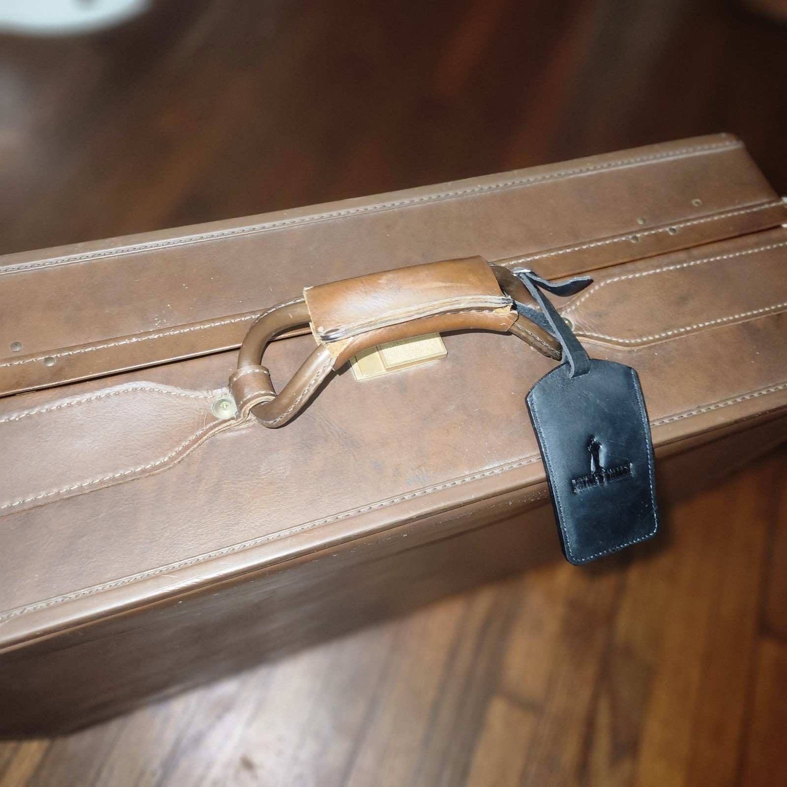 Hartmann luxury handheld suitcase. comes with 2 Keys