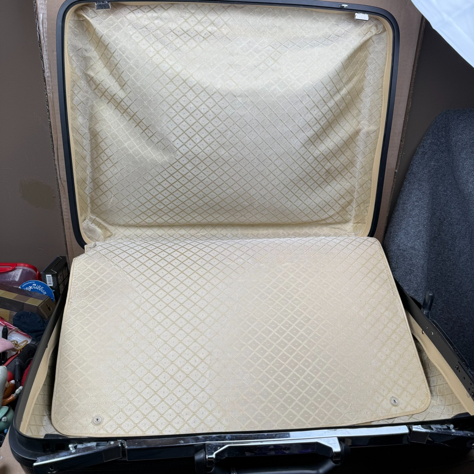Vintage Samsonite Sentry II Suitcase Luggage JC Penney key missing damage