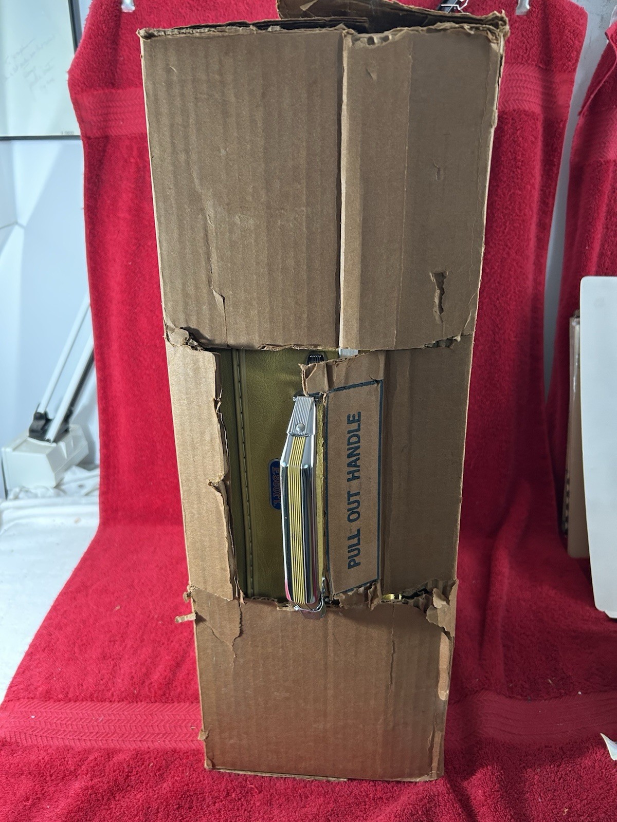 Escort Series Model 6021 21″ Gold Weekend Suitcase American Tourister W Box Rare