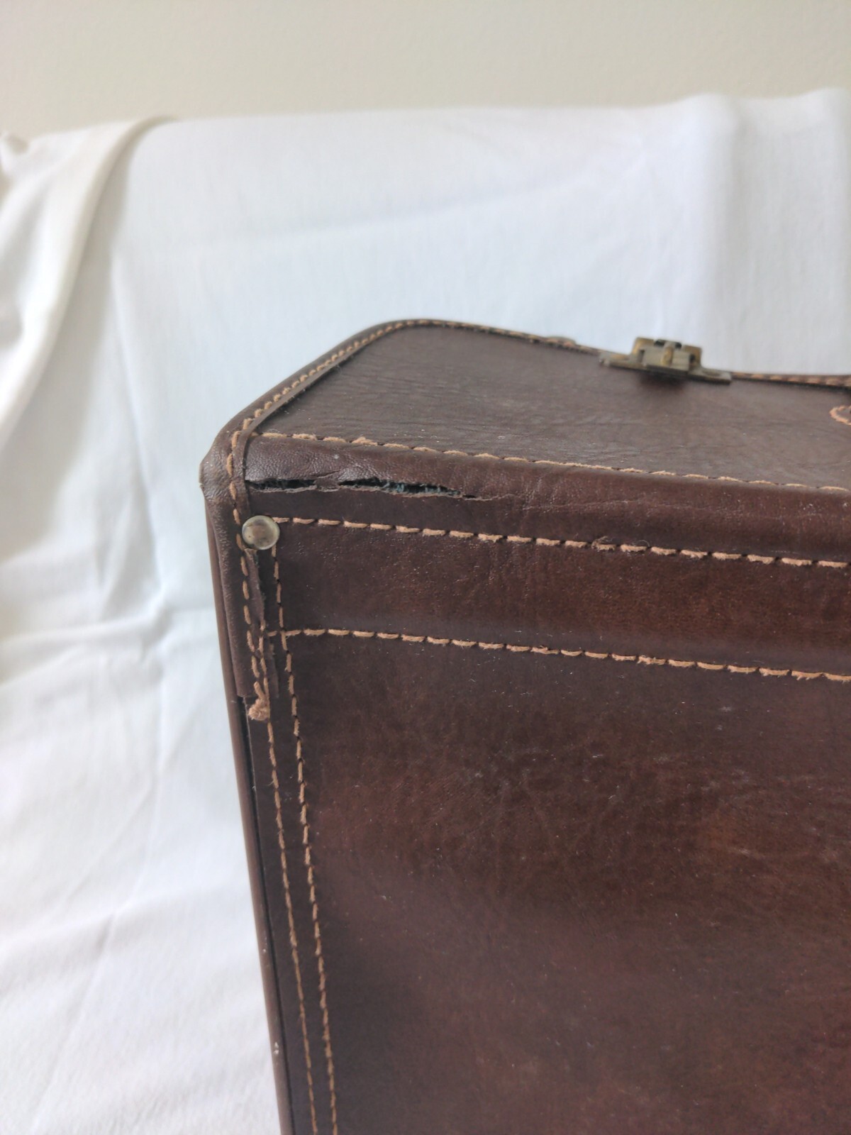 Vintage Howe Leather Case Bag Salesman Pilot Brief Case See Description