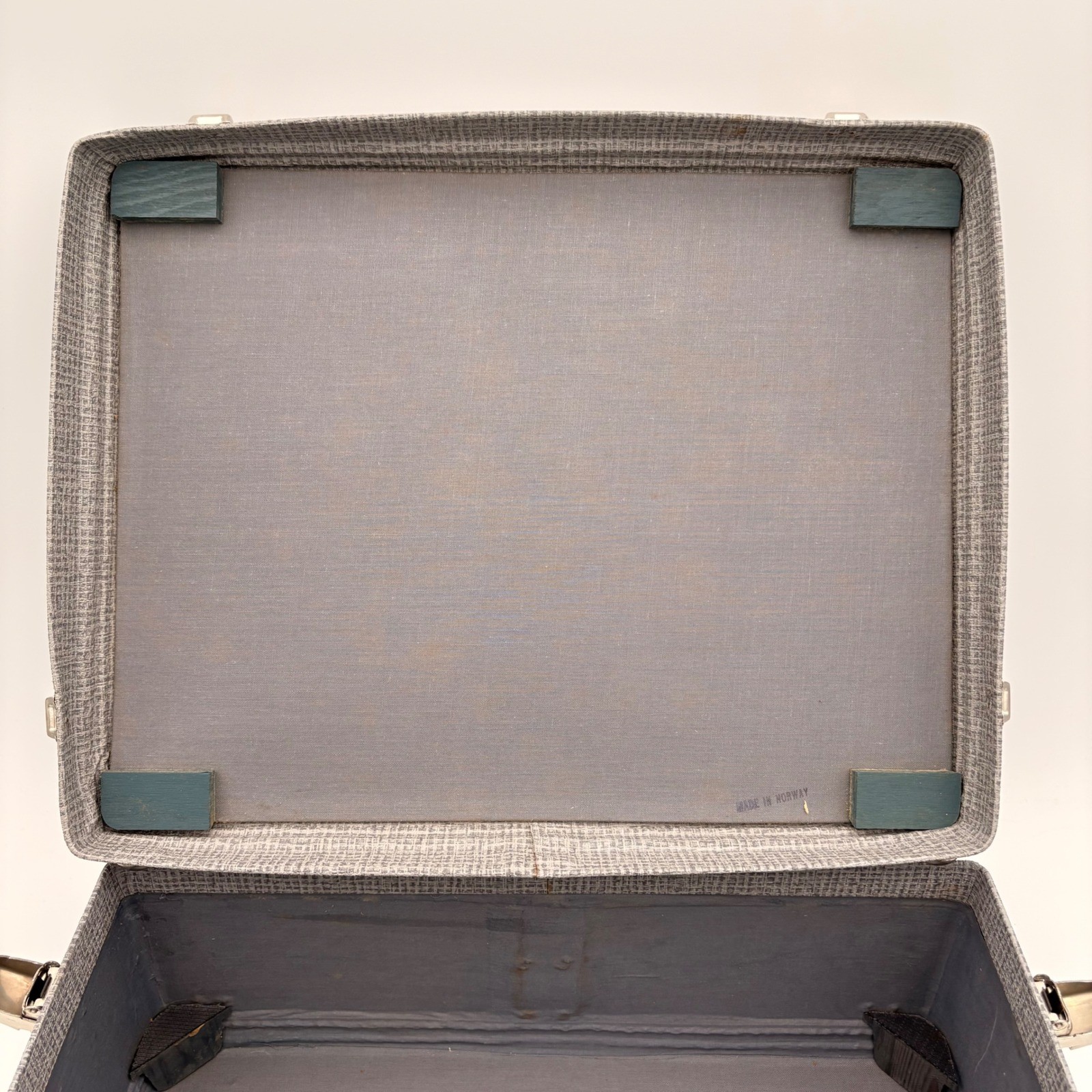 Vtg Grey Textured Hard Shell Suitcase MCM Style Luggage w Keys Made in Norway