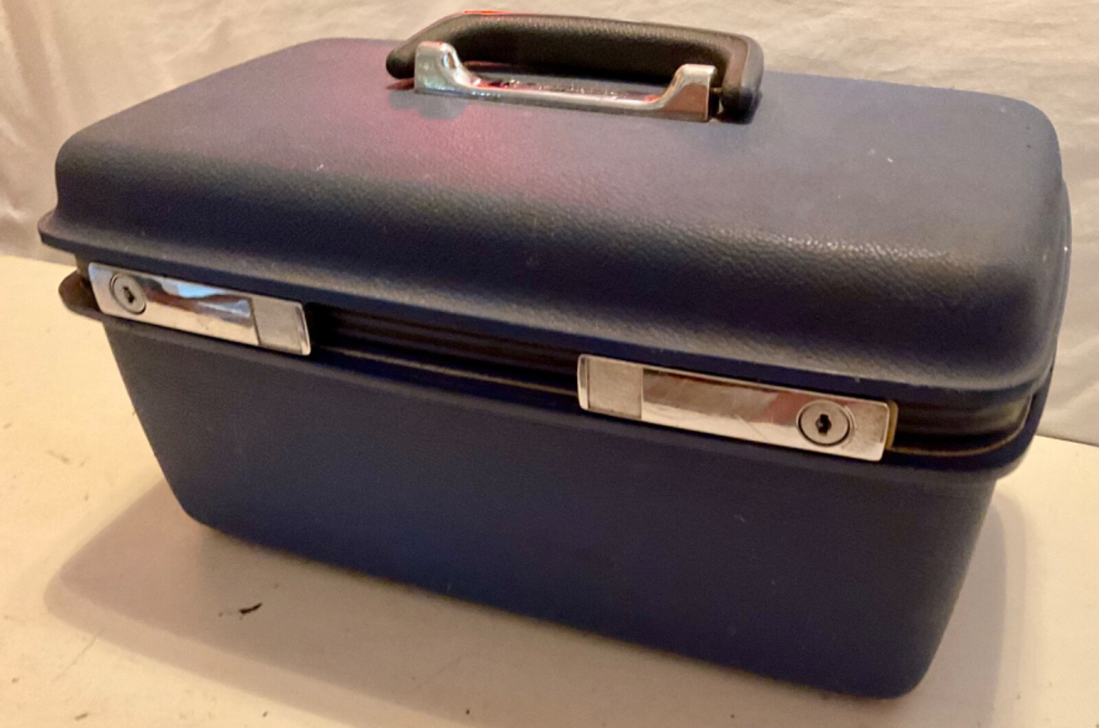 Vintage Blue Samsonite Train Case / Makeup Carrier Hard Luggage suitcase key