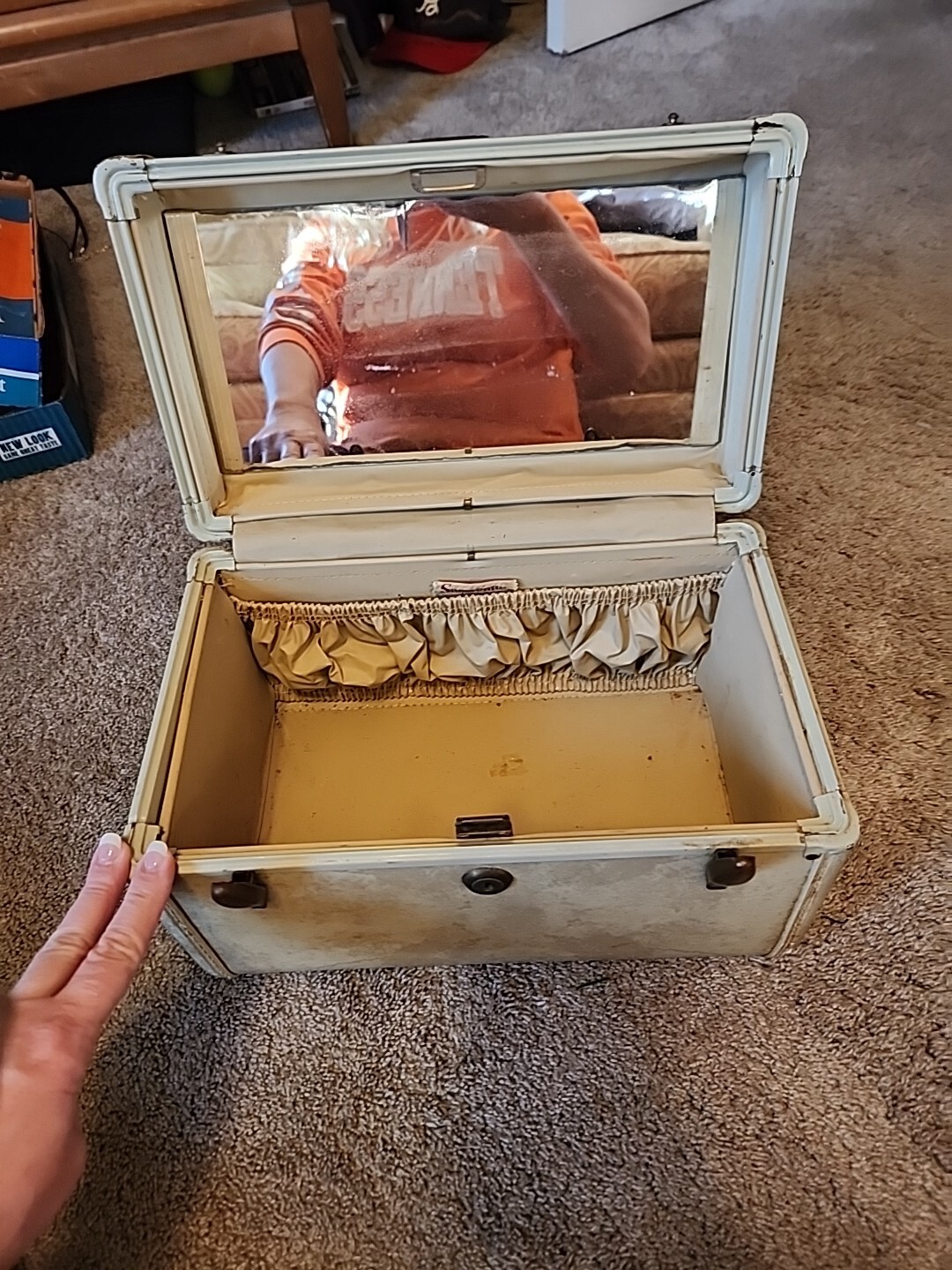 Vintage 1950’s Samsonite Makeup Train Case Suitcase Marbled Ivory No Key