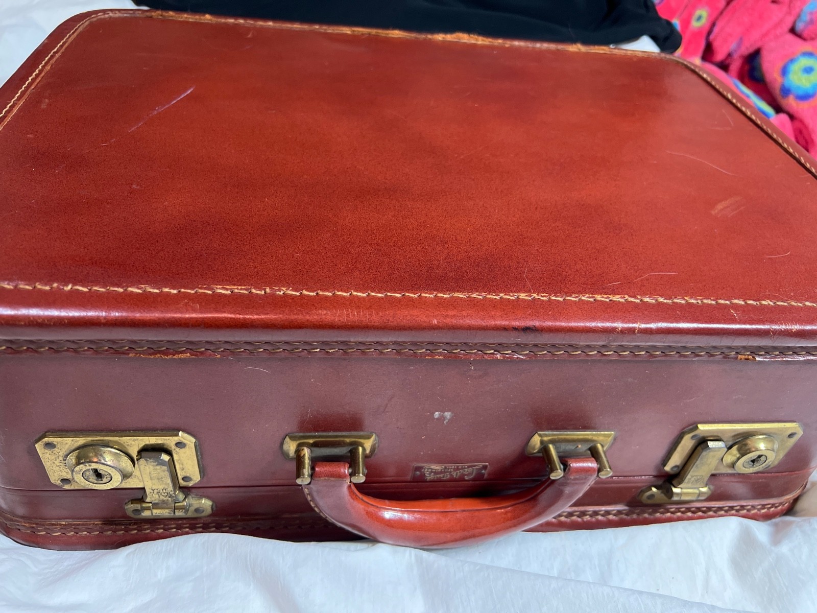 Rare! Vintage Leeds Tested Travelwear New York Suitcase Leather Shell