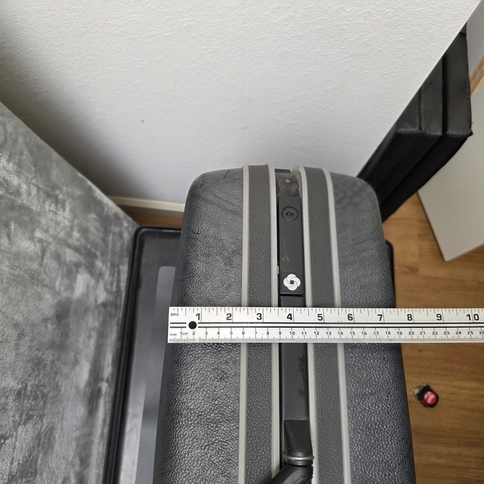 Vintage Samsonite Series 3600 Gray Black Hard Shell Roller Suitcase – 28x20x9