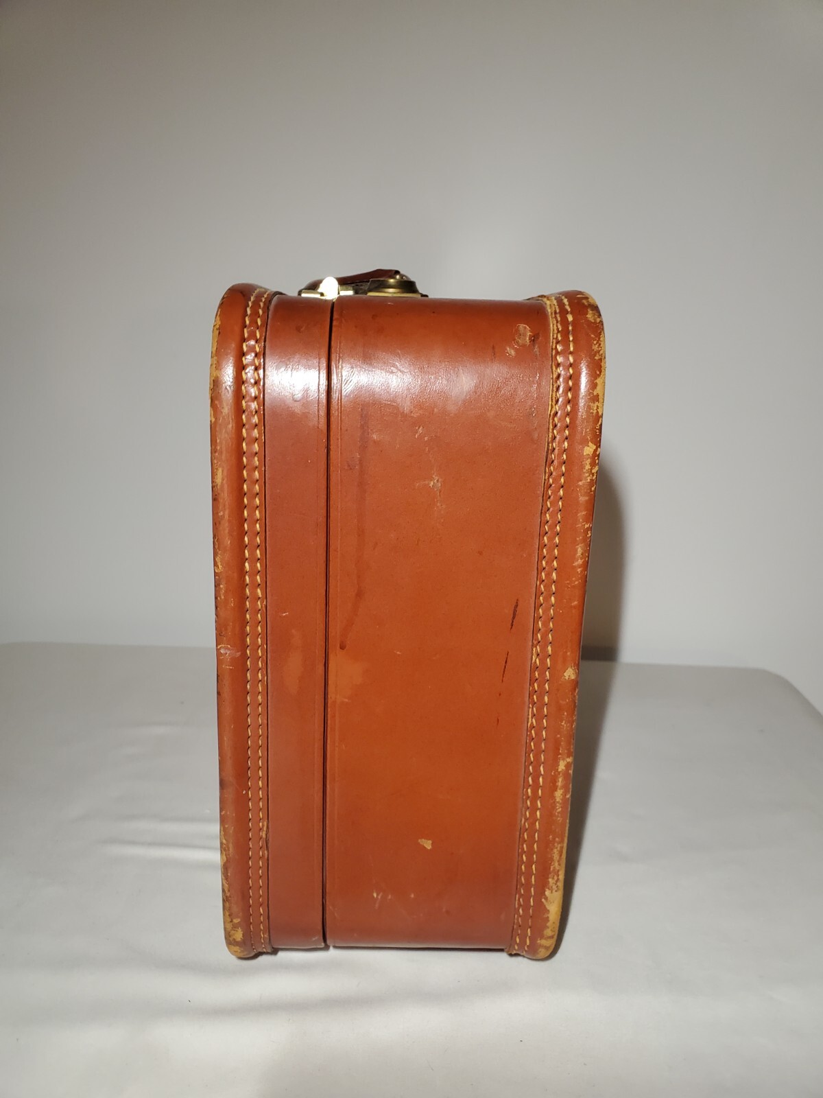 Vintage Leed’s Travelwear Leather Wrapped Wooded Suitcase – 18x13x6.5