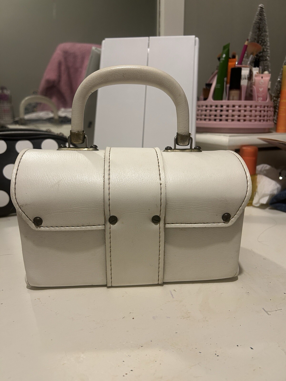 vintage Jaclyn Carrying Bag With A Locking Buckle , Real Leather ￼￼
