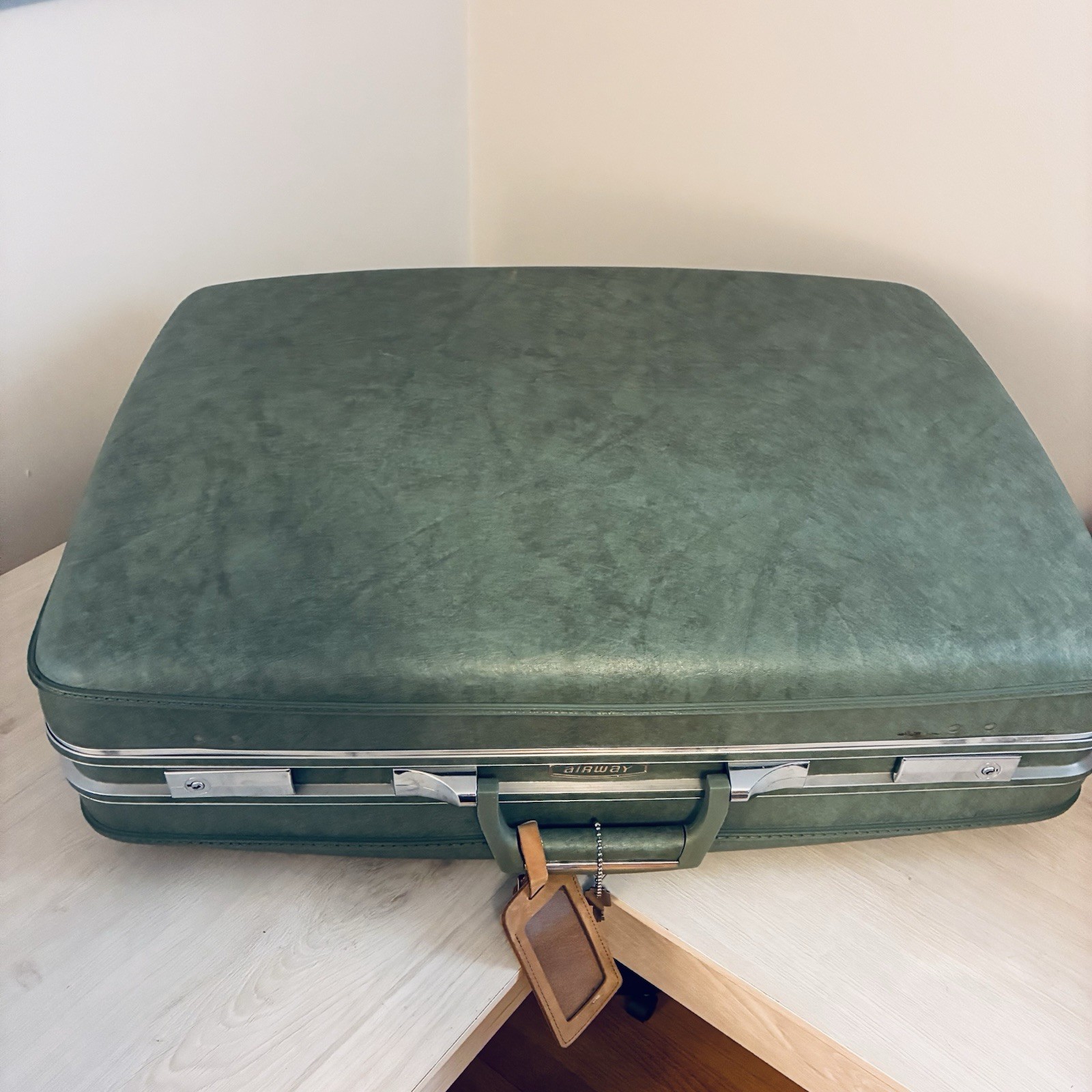 Airway Industries VTG Hardshell Luggage Case 28″ Pullman Lock Key Green w/ Box