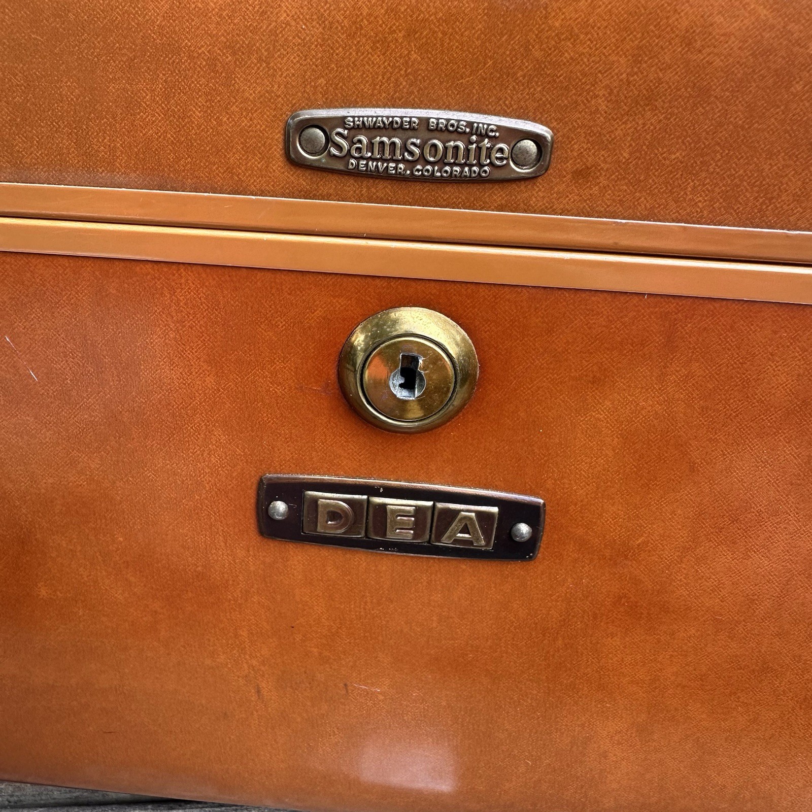 Vintage Samsonite Schwayder #4612 Brown Faux Leather Makeup Train Hard Case USA